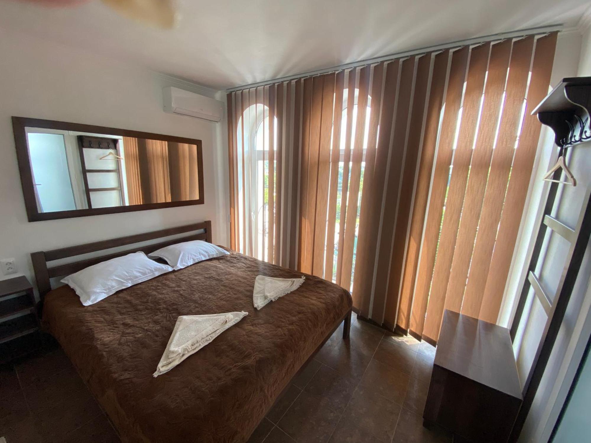 Family Люкс Aparthotel Kamianets-Podilskyi Exterior foto
